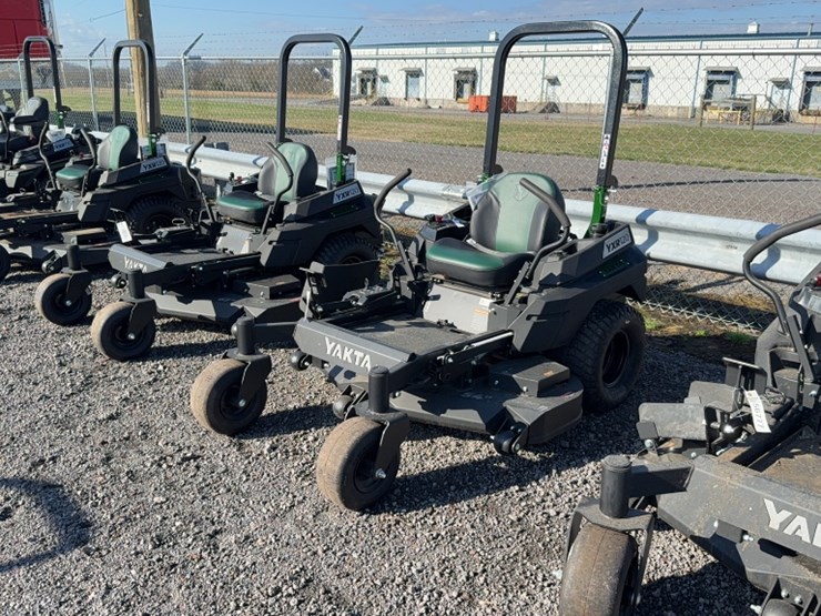 #4049-•-yakta-yxr-120-zero-turn-mower-image-1