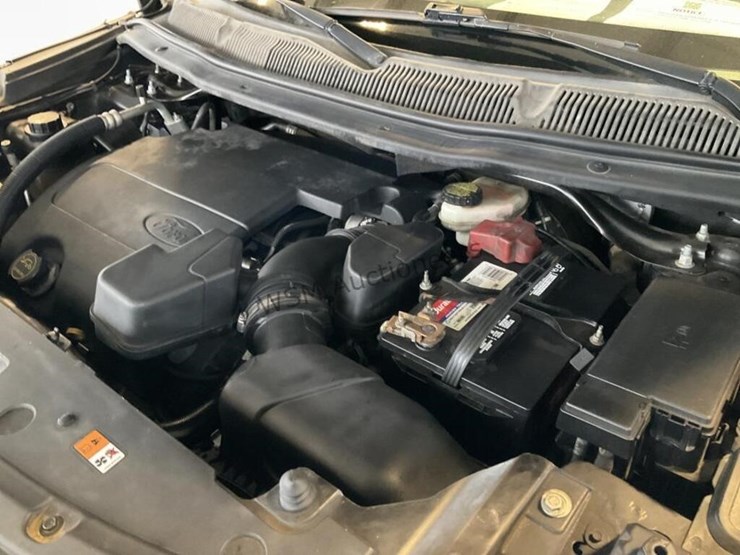 2016-ford-explorer-xlt-image-13