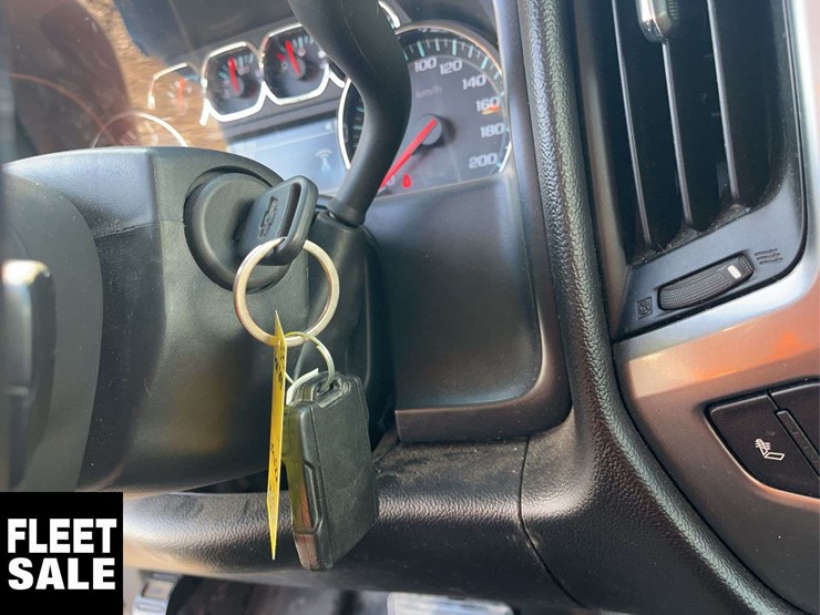 2015-chevrolet-silverado-2500hd-image-22