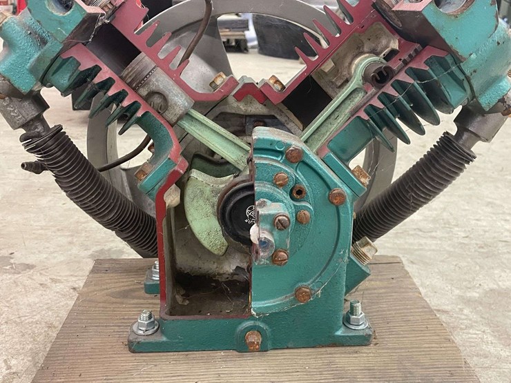 cut-away-engine-image-16