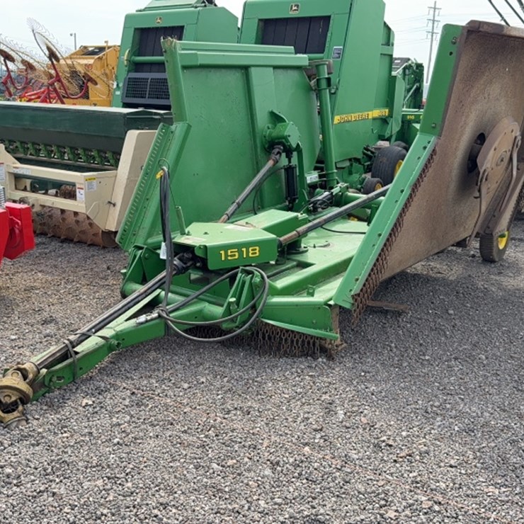 JOHN DEERE 1518