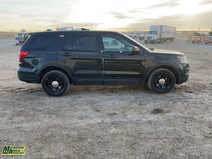 2018-ford-explorer-image-9