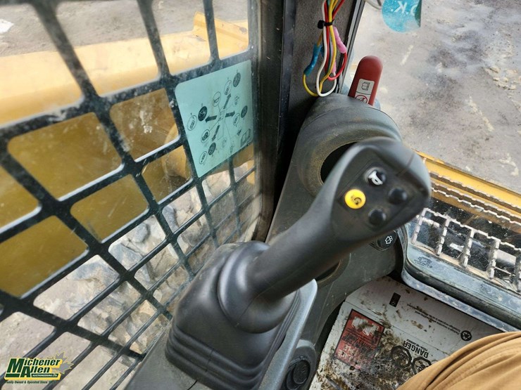 caterpillar-262d3-image-9