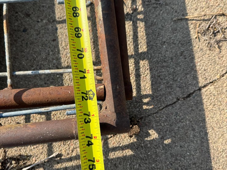 wire-gates-&-barn-tin-image-9