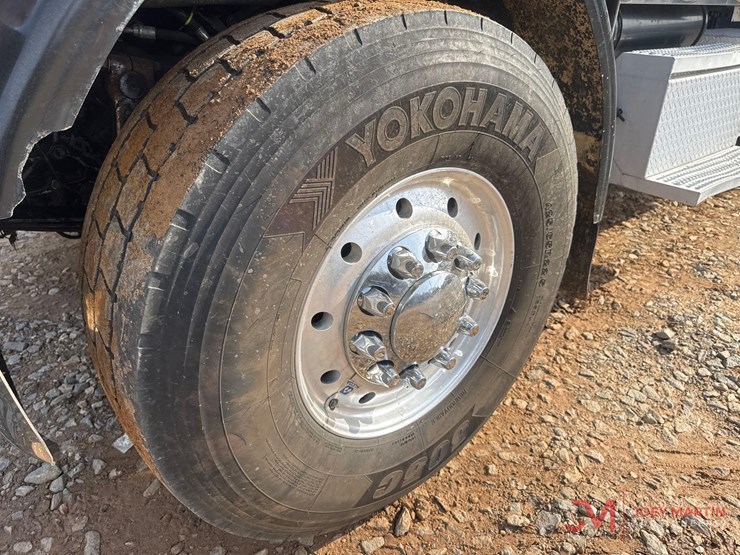 1999-peterbilt-357-image-9