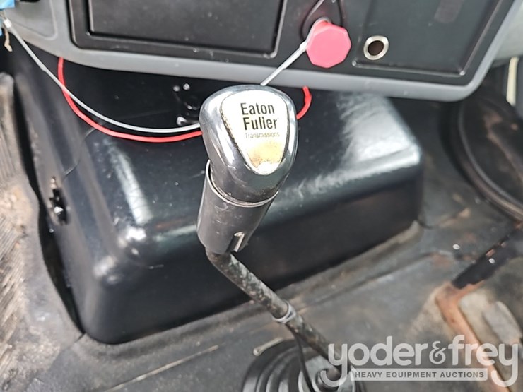 2005-international-8600-image-35