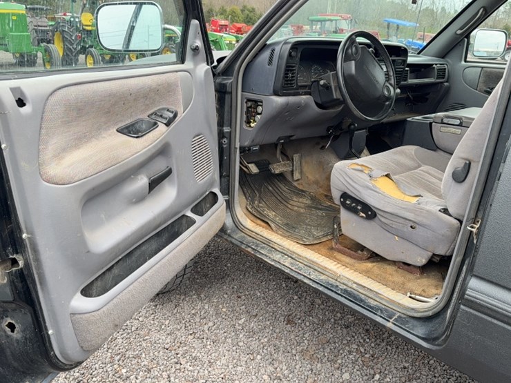 1997-dodge-ram-2500-image-17