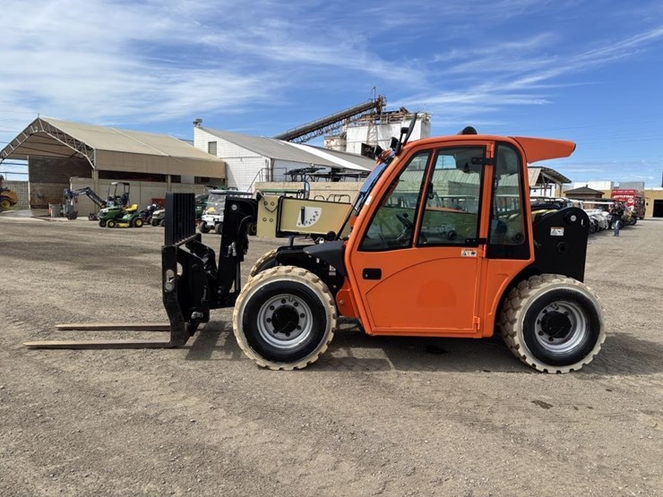 2017-jlg-g5-18a-image-5