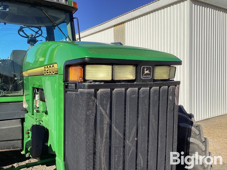 1998-john-deere-8200-image-11