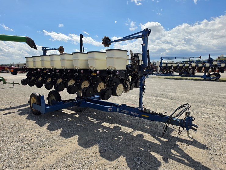 2010-kinze-3500-image-14