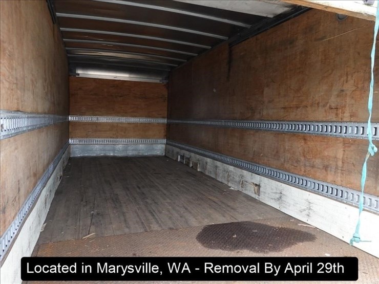 2010-hino-268-image-26