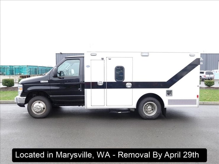 2015-ford-e350-image-23