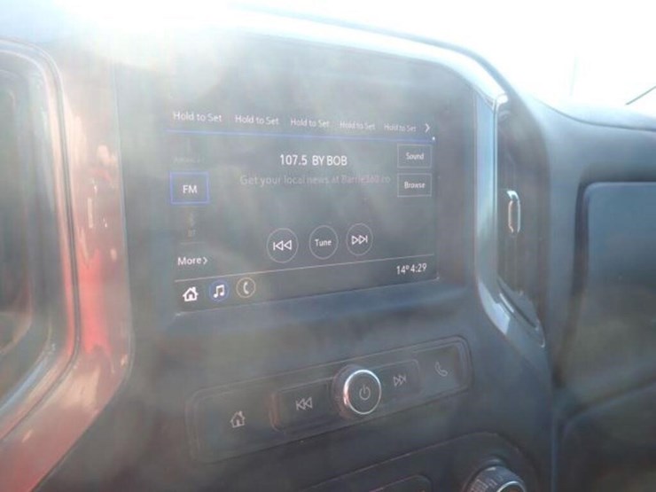 2022-chevrolet-2500hd-image-11