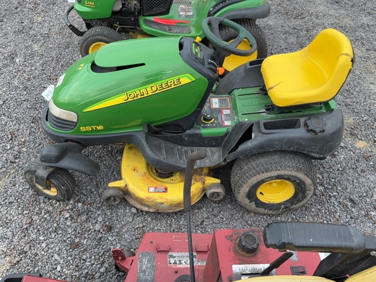 #4084-•-john-deere-ss116-riding-mower-image-7