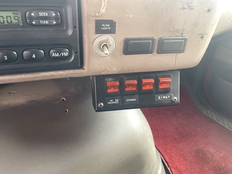 #212-•-2005-sterling-dump-truck-(has-mn-title)-(mora,-mn)-image-40