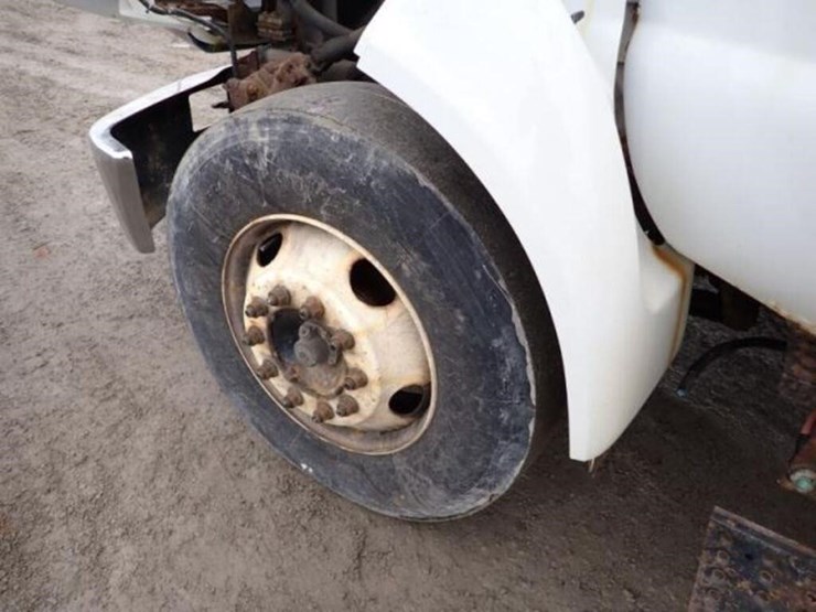 2006-ford-f650-xlt-image-34