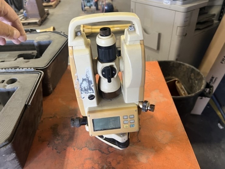 david-white-dwt-10-digital-theodolite-image-4