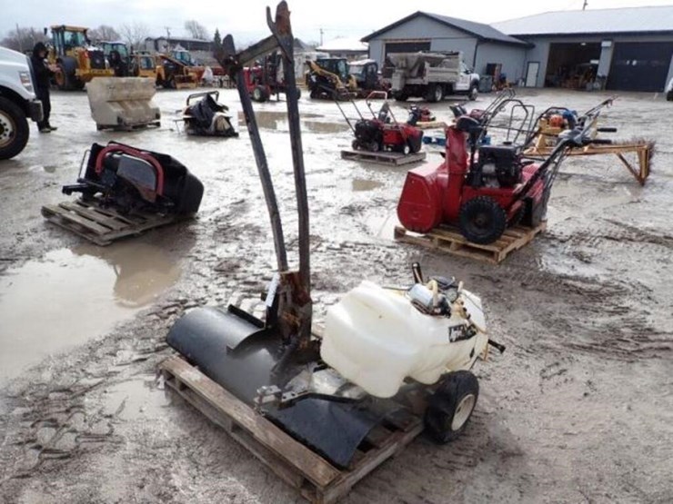 click-n-go-54-in.-snow-plow-image-4