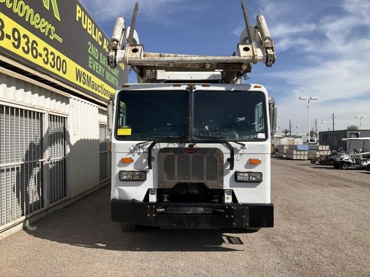 2014-peterbilt-320-image-3