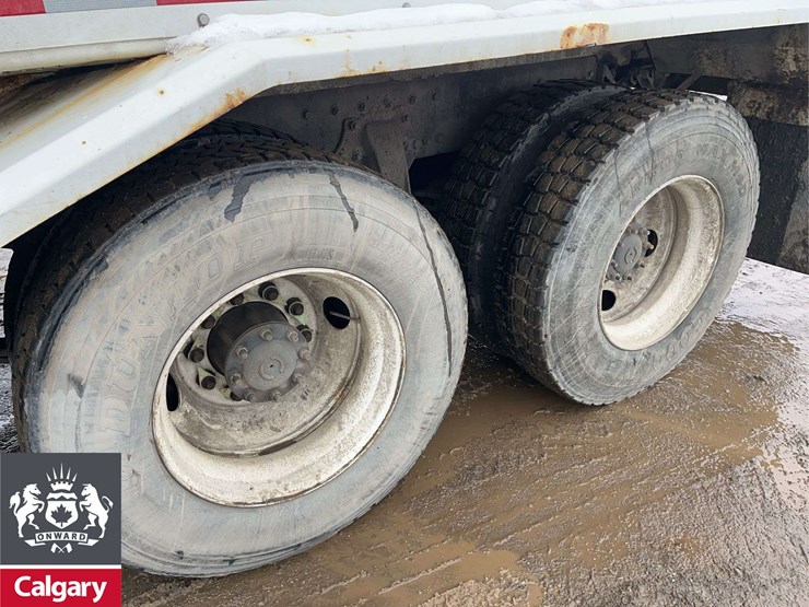 2016-freightliner-m2-106-image-10