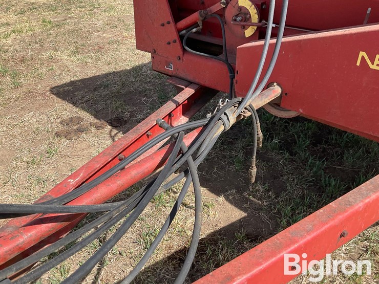 new-holland-195-image-16