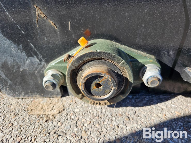 2025-massey-ferguson-730-image-11