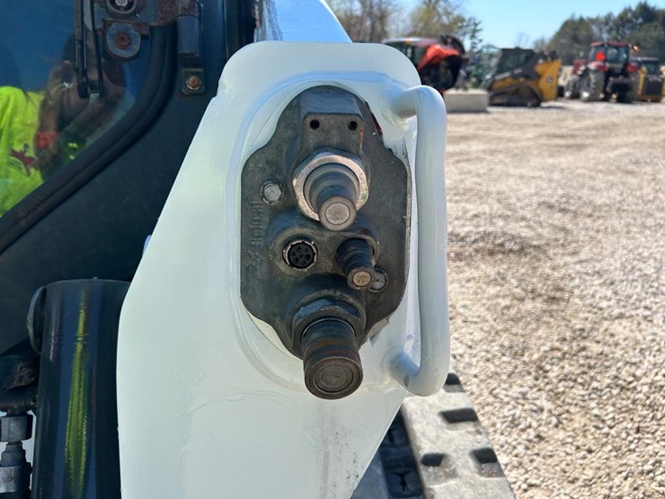 2018-bobcat-t590-image-11