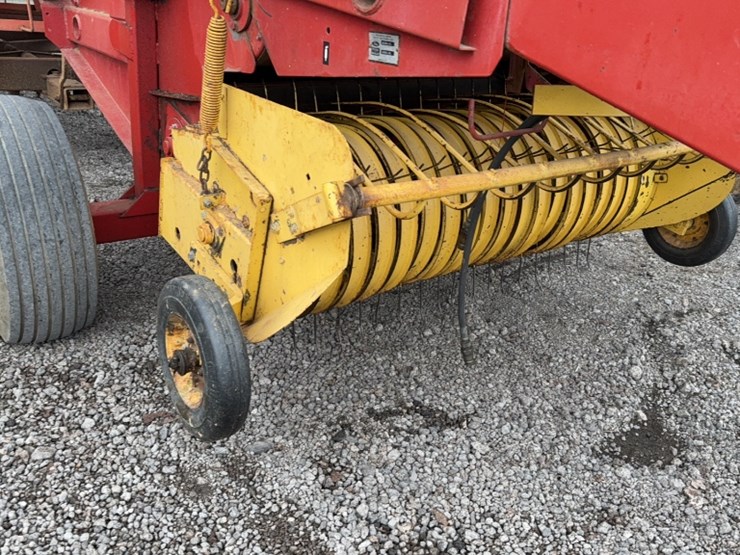 new-holland-630-image-3