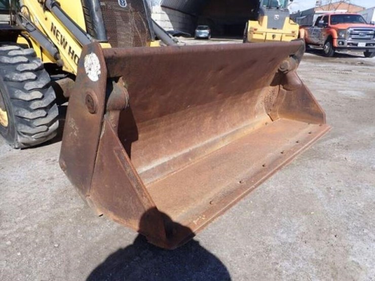 2012-new-holland-b95b-image-29