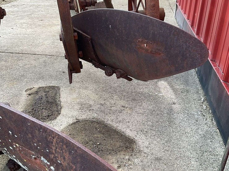 john-deere-12-image-17