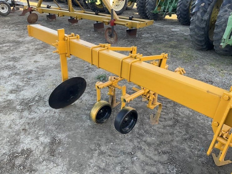 custom-3-pt-3-row-60"-cultivator-image-9