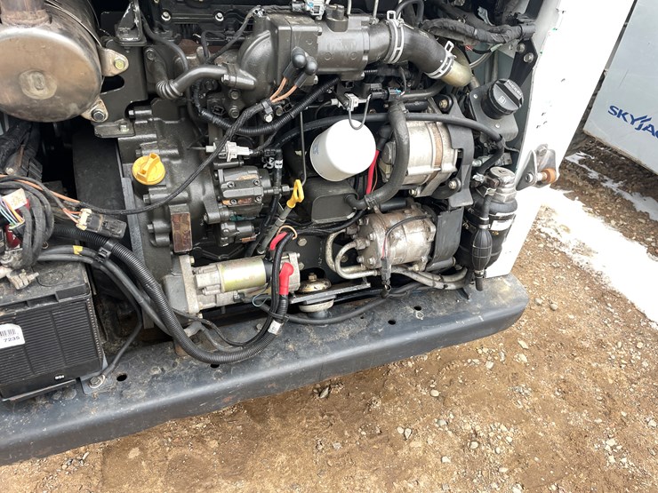 2018-bobcat-t740-image-23