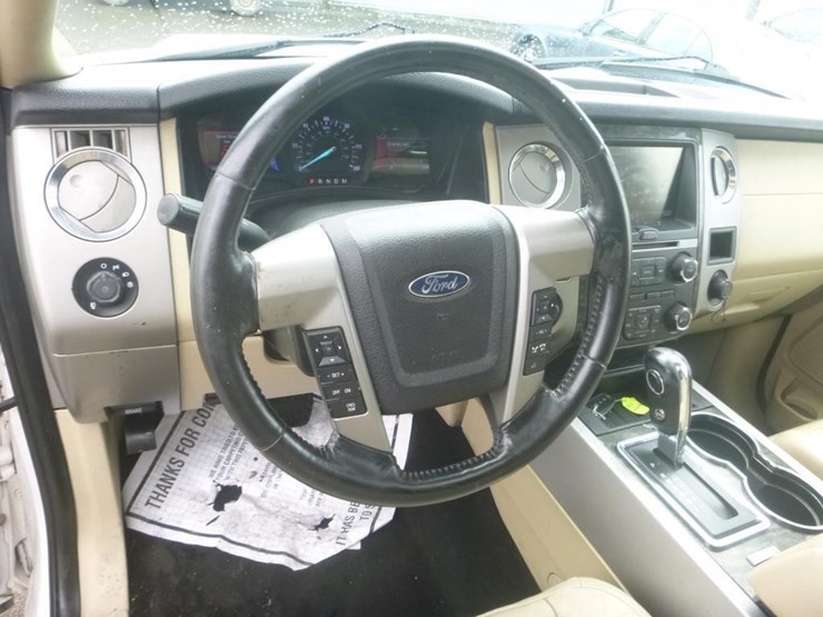 2015-ford-expedition-image-11