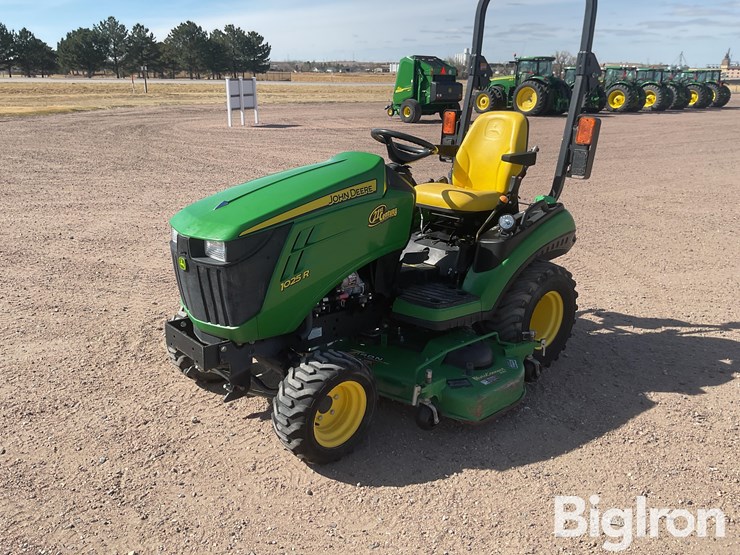 2013-john-deere-1025r-image-1