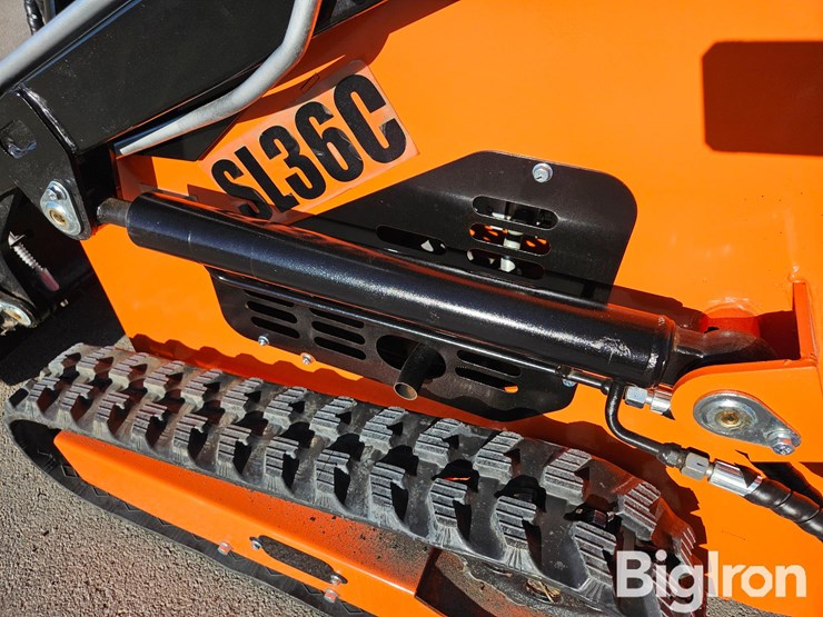 2025-massey-ferguson-730-image-10