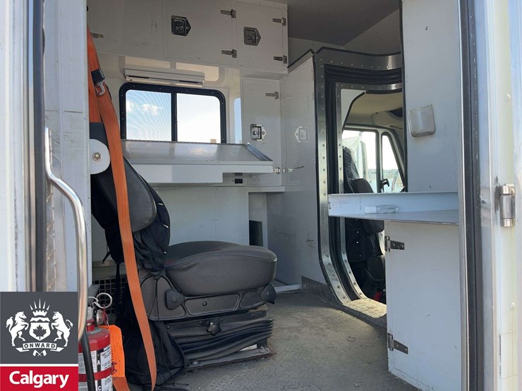 2012-international-durastar-4300-image-16