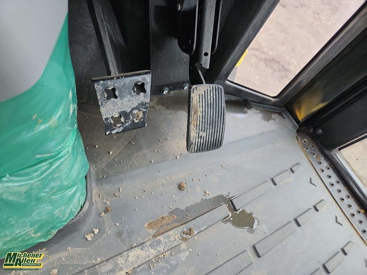 2014-caterpillar-910k-image-13