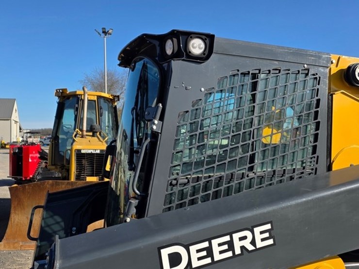 2023-deere-331g-image-33