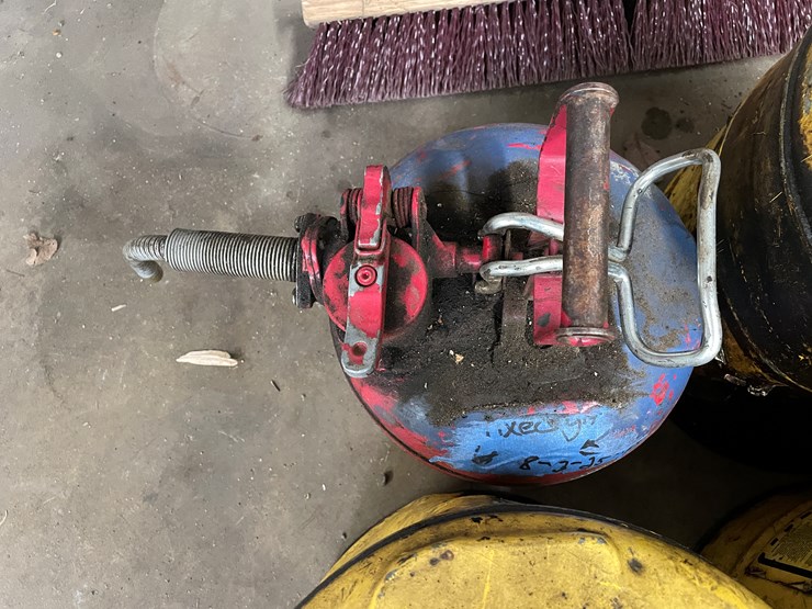 #2578-•-metal-fuel-cans-(columbia-heights,-mn)-image-9