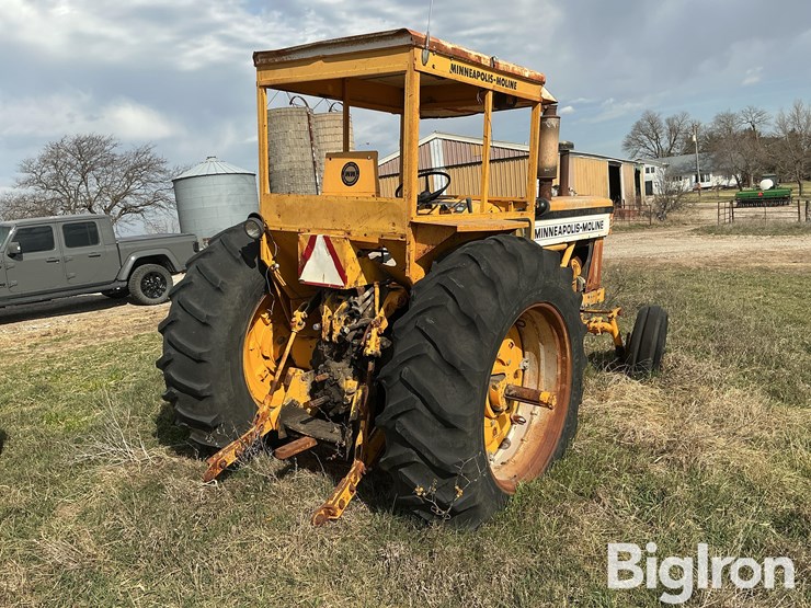 minneapolis-moline-4250-6-2wd-tractor-image-5