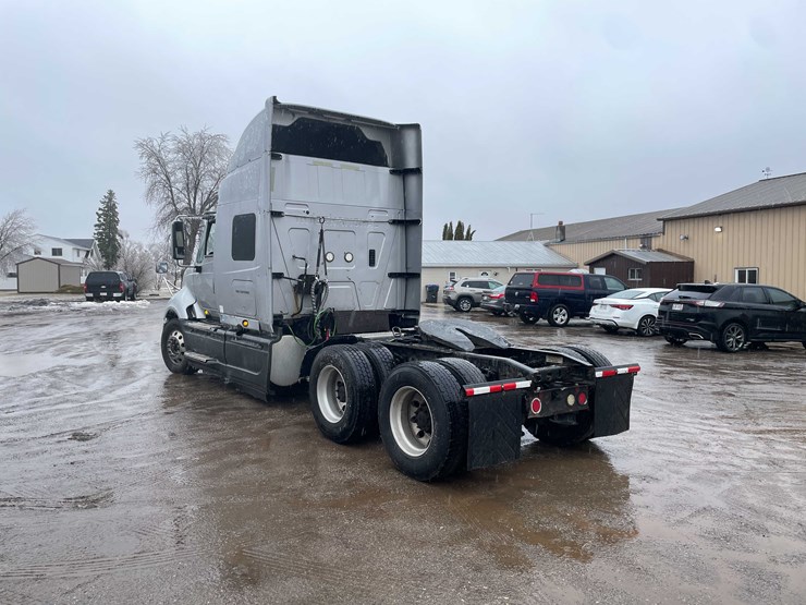 #230-•-2016-international-semi-tractor-(has-wi-title)-(denmark,-wi)-image-7