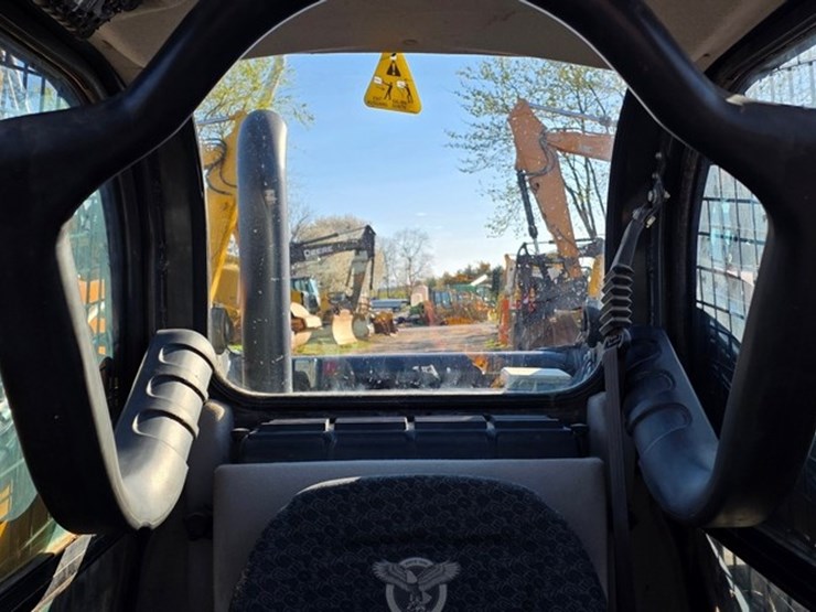 2021-case-tv450b-image-46