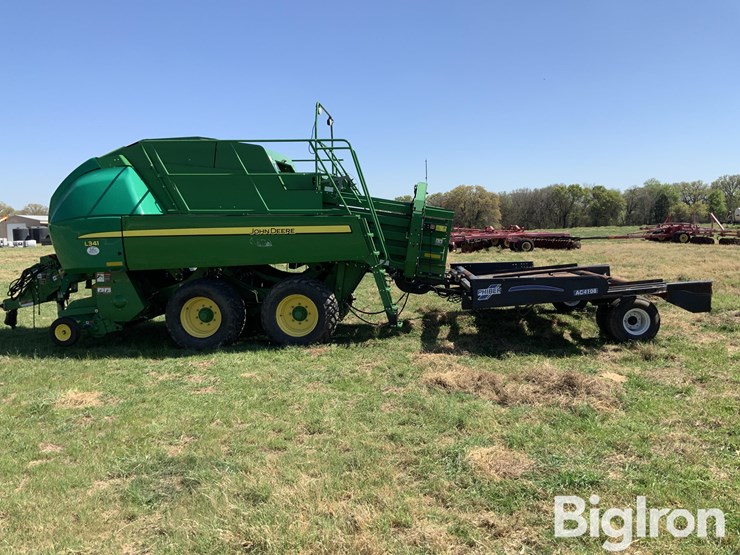 2019-john-deere-l341-image-8