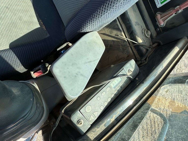 2021-deere-60g-image-58