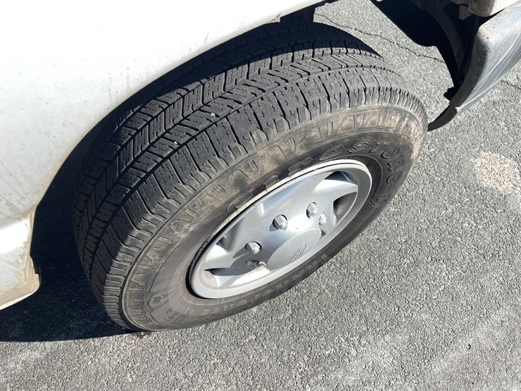 2014-ford-e350-image-12