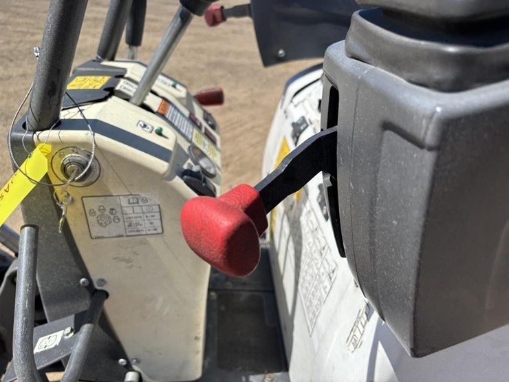 2020-bobcat-e10-image-29