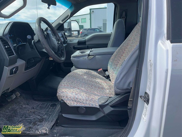 2017-ford-f350-image-13