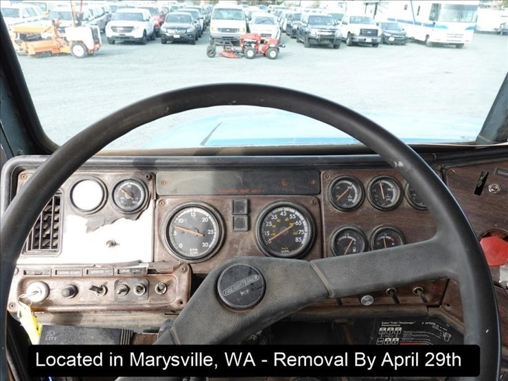 1993-freightliner-fld112-image-19