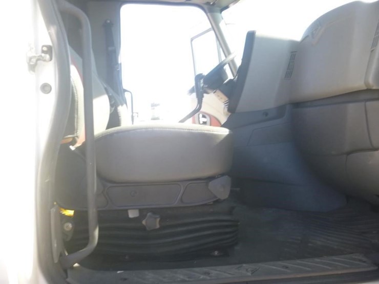 2012-international-prostar-image-12