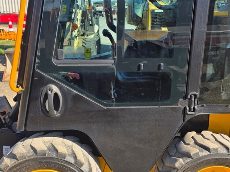 2024-jcb-215-image-27